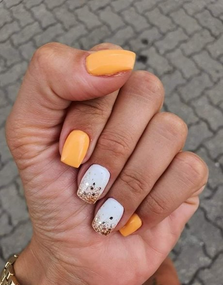 金髪クーガーオンリーファンズ トップ 写真