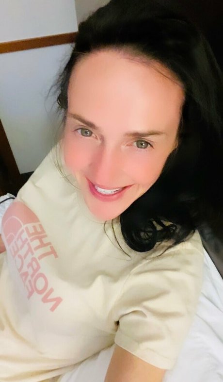 ハロウィン オンリーファン 無料エロ 写真