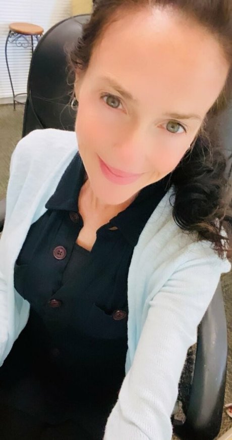 ティーン乱交OnlyFans エロチック 画像