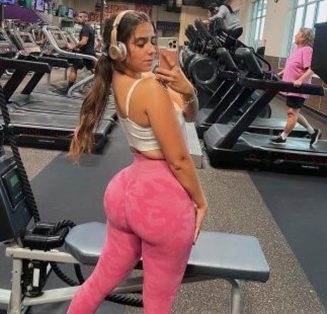 BBW TS オンリーファンズ ヌード 写真