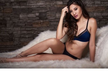 巨乳の赤毛オンリーファンズ ポルノ 写真