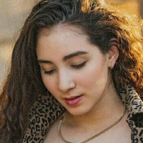 Keren Canelon ポルノスター エロティック 画像