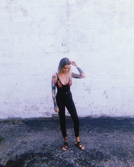 黒人看護師OnlyFans セクシーヌード ギャラリー