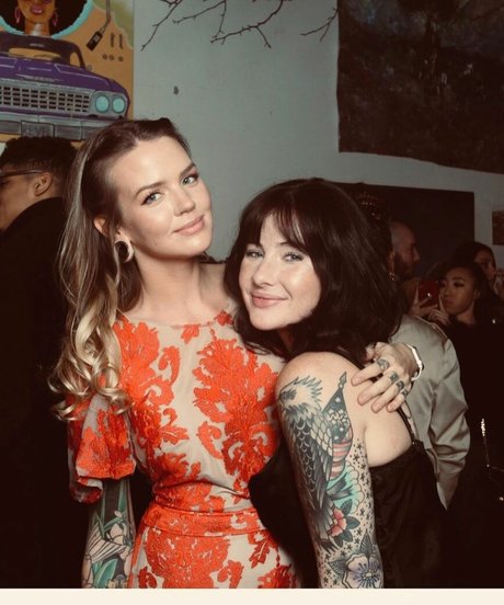 甘いおまんこオンリーファンズ xxx 写真