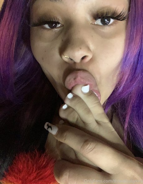 throatbabykira ポルノスター 写真