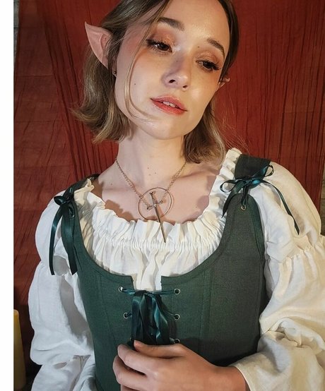 若い黒人女性オンリーファンズ ポルノ 写真