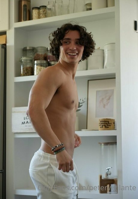 肉厚マンコオンリーファンズ 無料ポルノ 画像