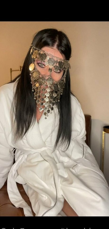 thewhisperxo エロティックなモデル 写真