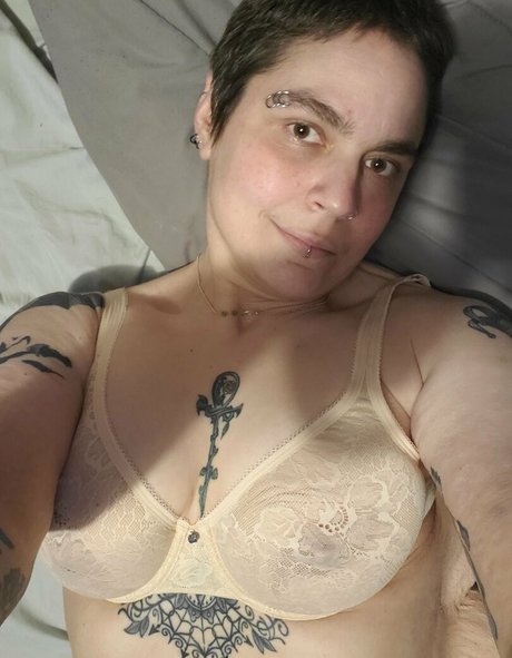 brihannafree アダルトモデル 画像