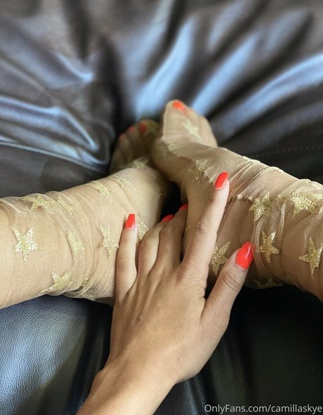 小さなオンリーファンズ セクシーヌード 写真