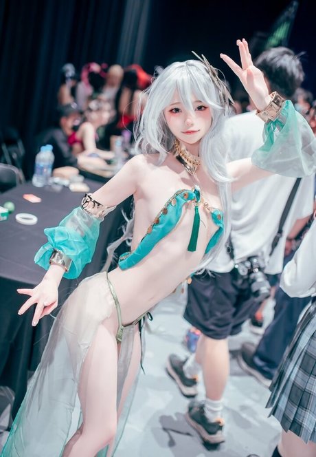 服を着たOnlyFans ホットポルノ 写真