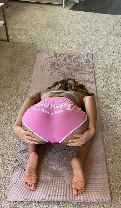 yogibaexo XXXモデル 写真