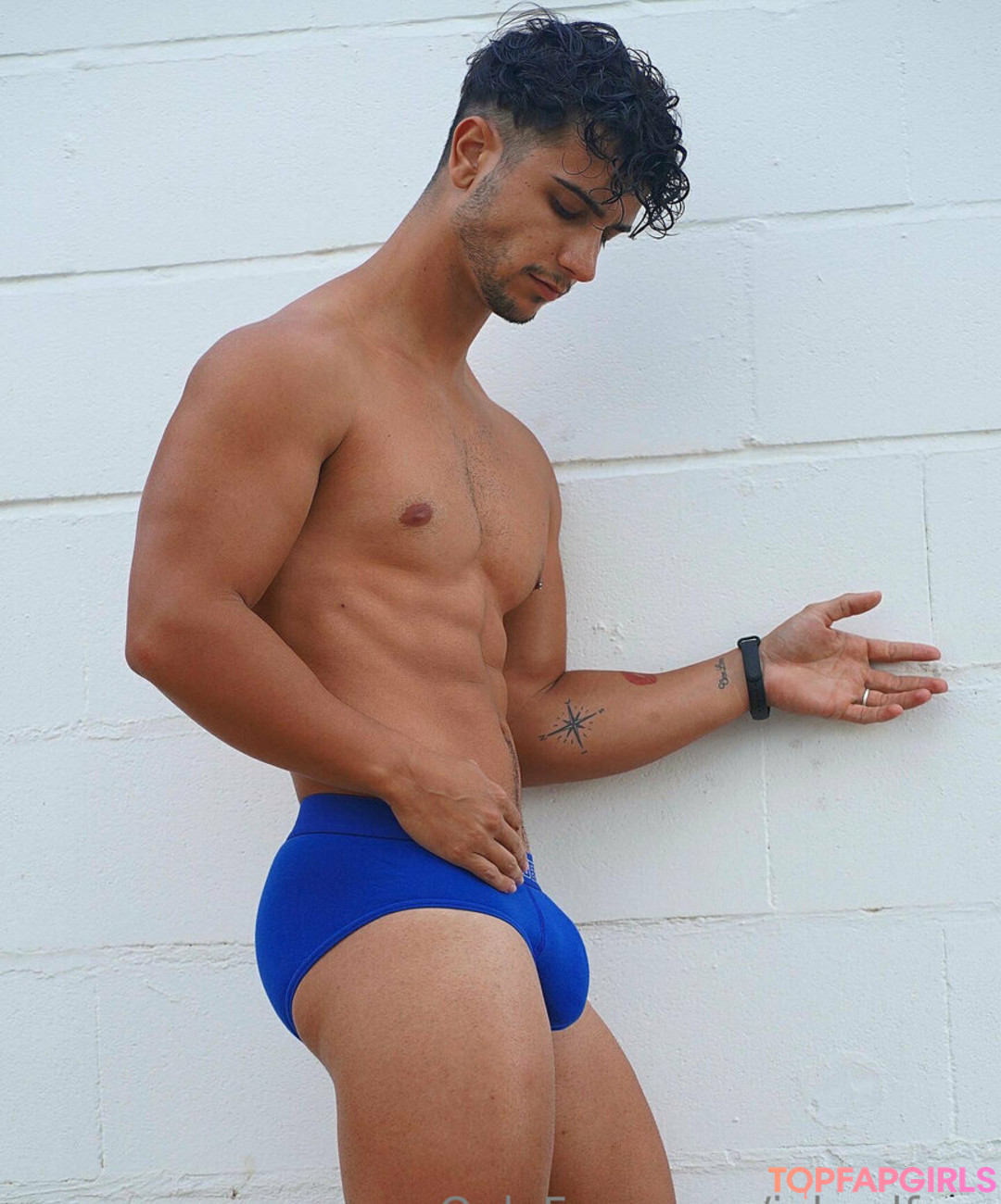 大きなお尻と巨乳のオンリーファンズ 無料ポルノ 写真