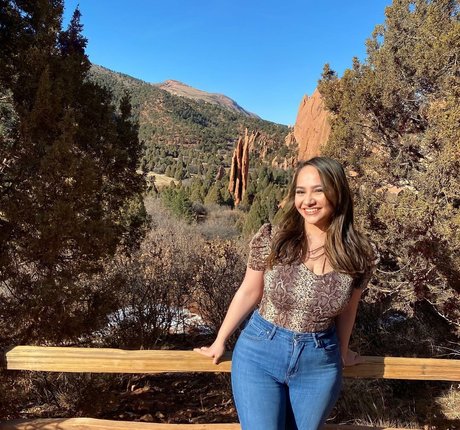 Ellie Johnston ポルノモデル 写真