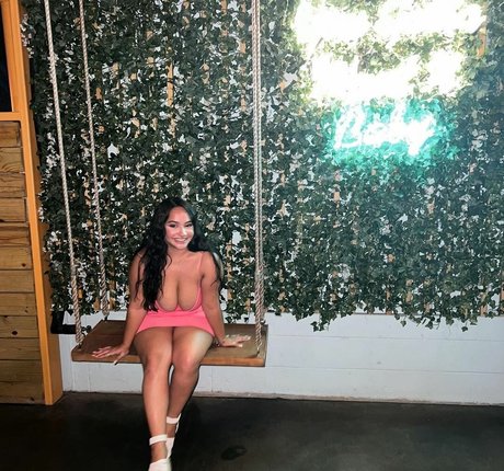 Ellie Johnston かわいいスター 画像