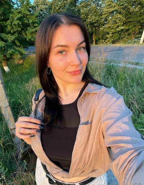 巨大なチンポを持つシーメールオンリーファンズ 無料ポルノ 写真