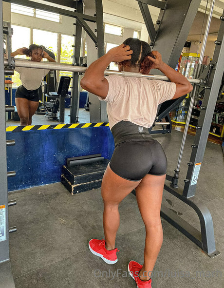 アナル舐めオンリーファンズ えろた 画像