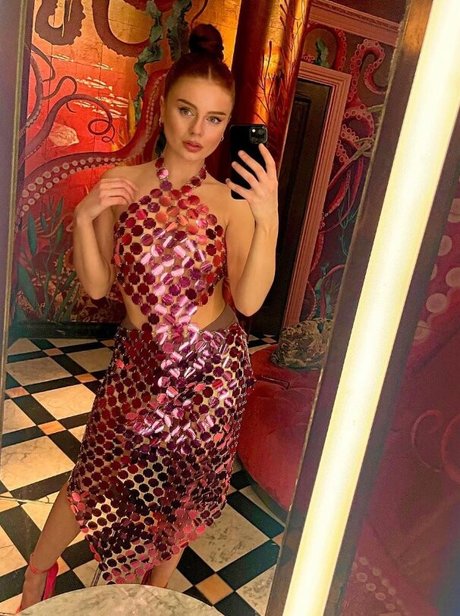 Hannah Laresa Smith アートスター 写真