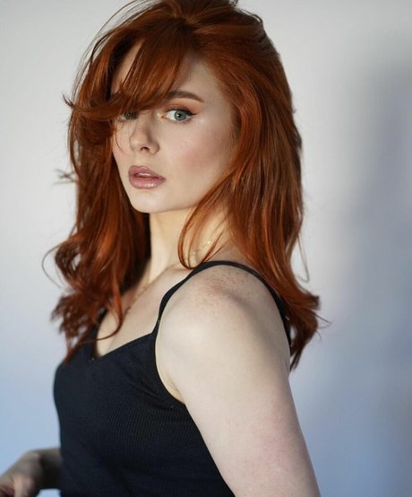 Hannah Laresa Smith トップスター 写真