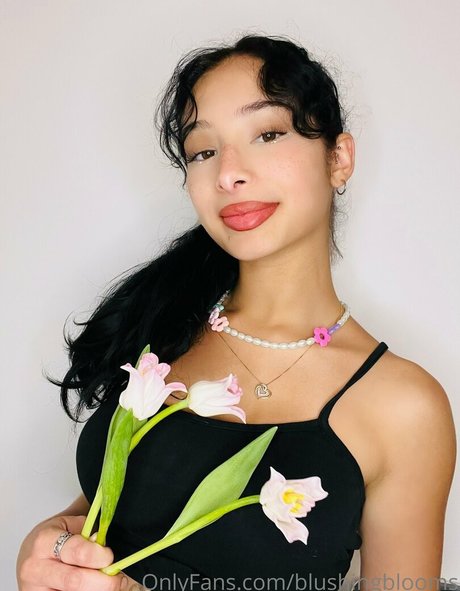 アジアンツインズOnlyFans アートヌード アーカイブ