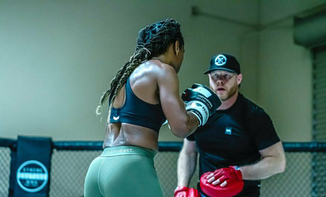 angieoverkill 無料女優 画像