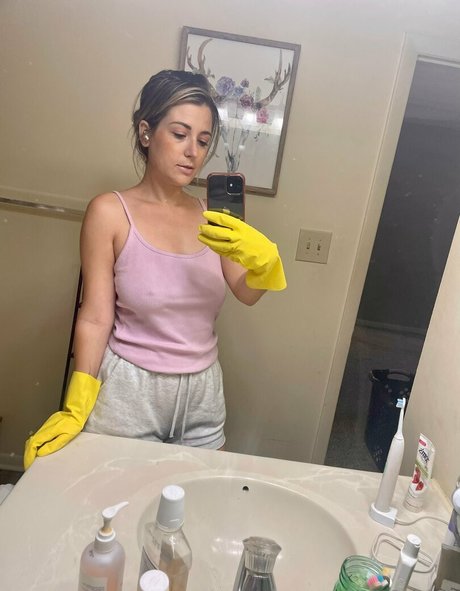 ダーティトークオンリーファンズ えろた 写真