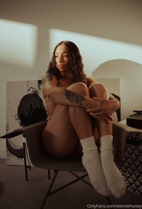 金髪のフェラチオオンリーファンズ セクシーヌード 画像