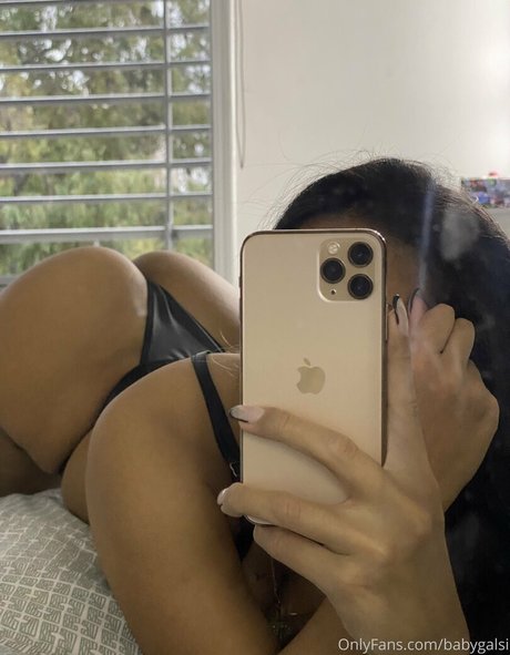 日本の女子高生OnlyFans アートヌード 写真