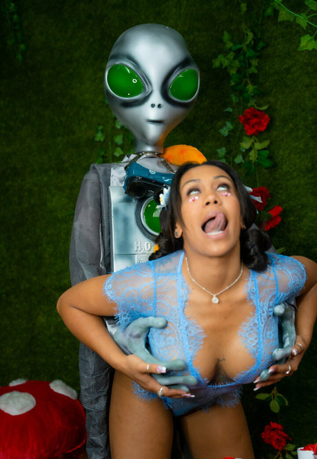 50歳のOnlyFans セクシーヌード ギャラリー