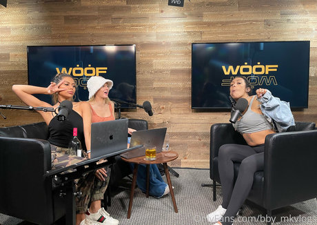 thatonegirlmikeyvlogs 美しいスター 写真