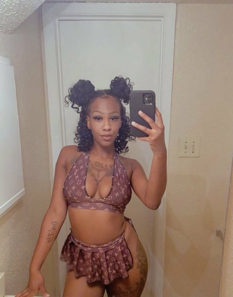 ms bitchlucky トップスター 写真