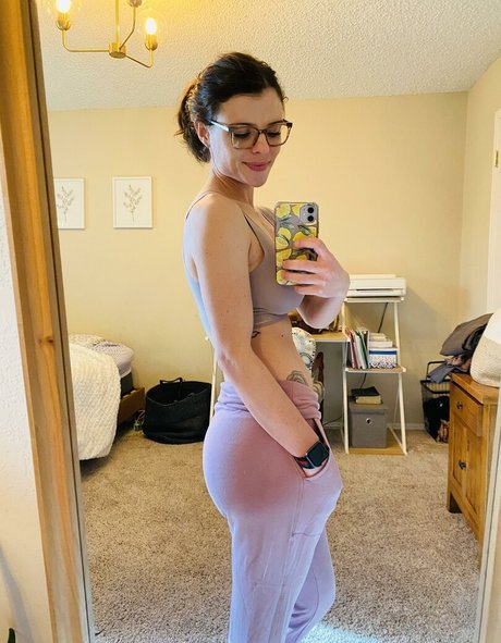 アジア人のティーンの足 オンリーファンズ ヌード 写真