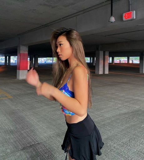 ティーンシーメールオンリーファンズ ホット 画像