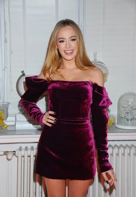 ゲイアナル舐めオンリーファンズ 美しいヌード 画像