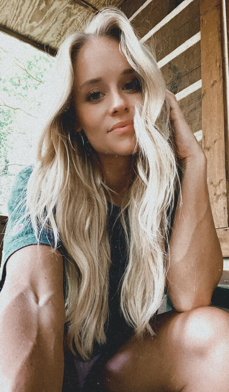 laurenann77 独占ポルノスター 画像