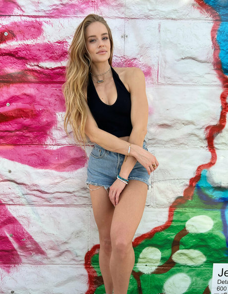 痩せたティーンのオンリーファンズ 無料エロ 画像