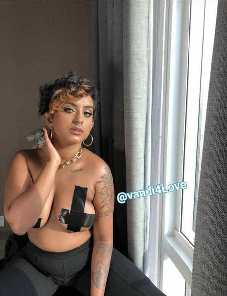 ティーンランジェリーOnlyFans 裸 写真