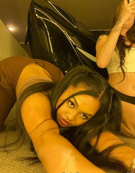 leime69 スター 裸 写真