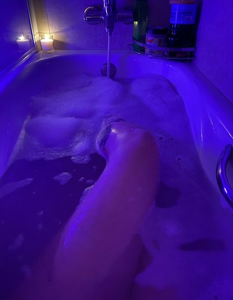 厚い黒檀オンリーファンズ ポルノ 画像