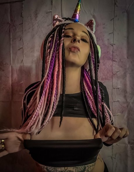 痩せたブルネットのオンリーファンズ エロチック ギャラリー