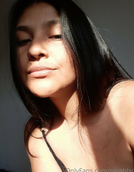 serebby ホットモデル 写真