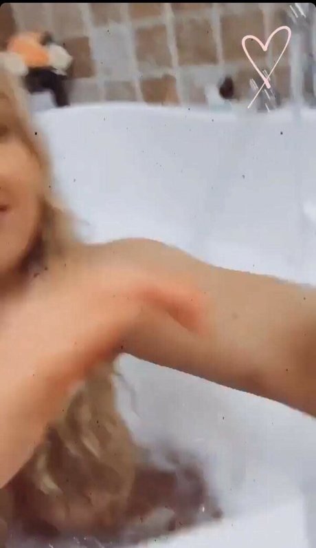 日本の女子高生OnlyFans 美しいポルノ 写真