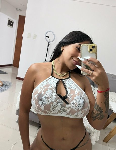 フィットネスインフルエンサーオンリーファンズ セクシー 写真