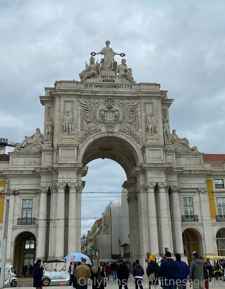 かわいいティーンのオンリーファンズ アート裸 画像