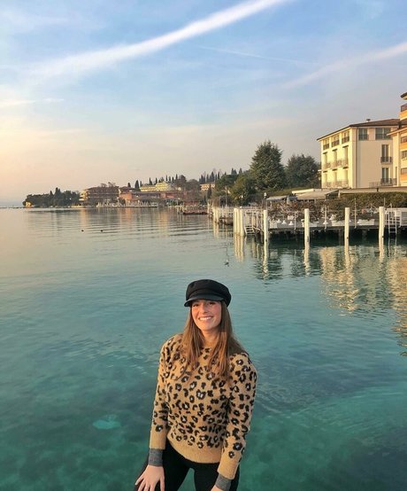 Zhanet Filipova 裸モデル 画像