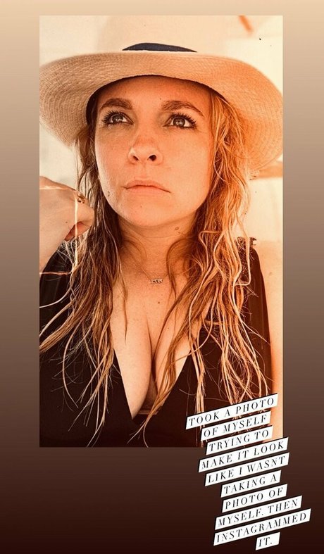 Georgia Moffett ポルノスター アダルト 写真