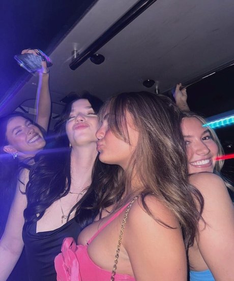 Sara Bella Harris エロティックなモデル 写真