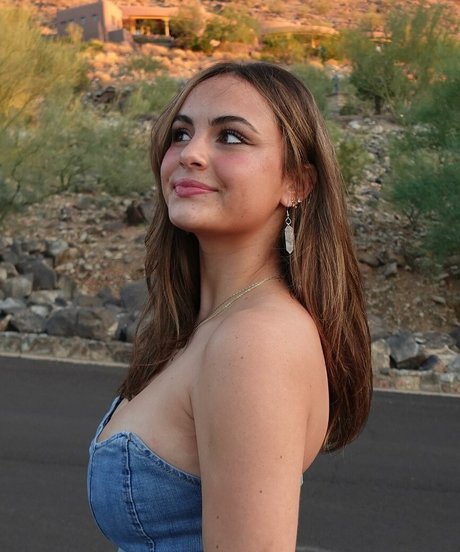 Sara Bella Harris ポルノスター 高品質 写真