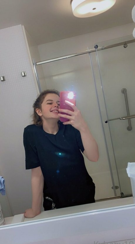 kybaby19 スター 裸 画像