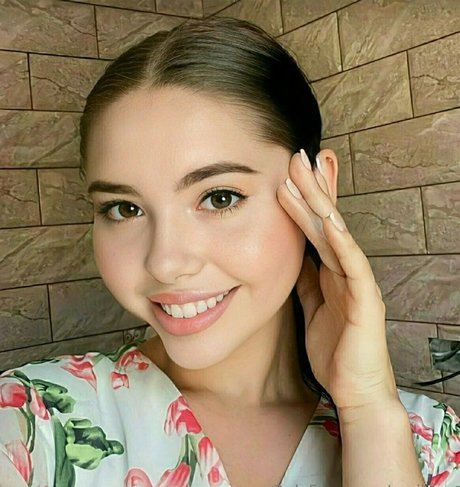 金髪クーガーオンリーファンズ 無料ヌード 写真